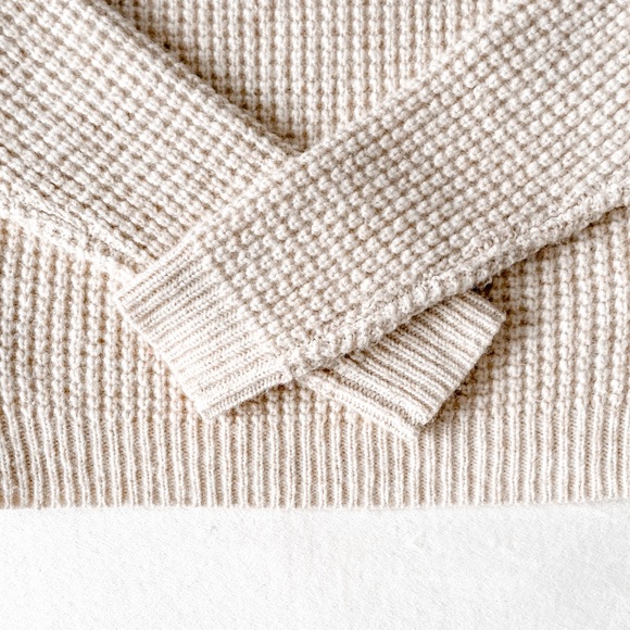 *SOLD* NWOT Wilfred Turtleneck Knit Sweater - Picture 2 of 15